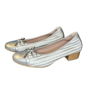 Pitillos Women Braided Silver/White Leather Slip-on Low Heel Shoes Size-7/37 EUR